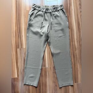 Lululemon On The Fly Pant Woven 28” - size 6